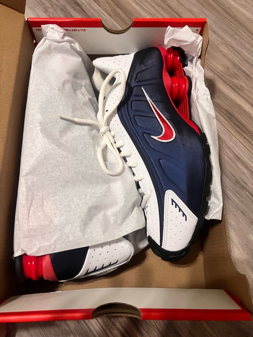 Nike Red and White Shox R4 Box Label - Picture 2 of 3